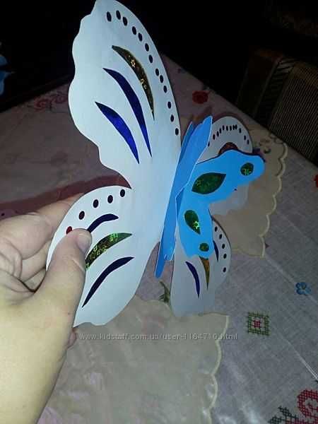 Метелики із металізованого паперу