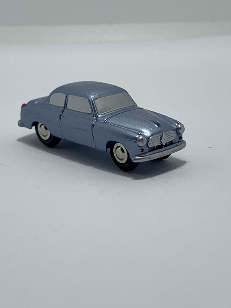 ( V ) _ Borgward Isabella Schuco Piccolo 1:90