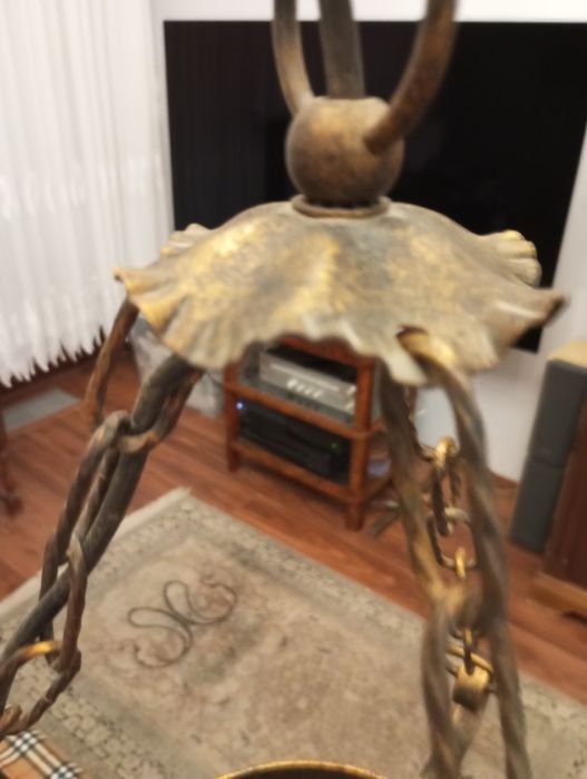 Żyrandol   Lampa  kuta  z kloszem