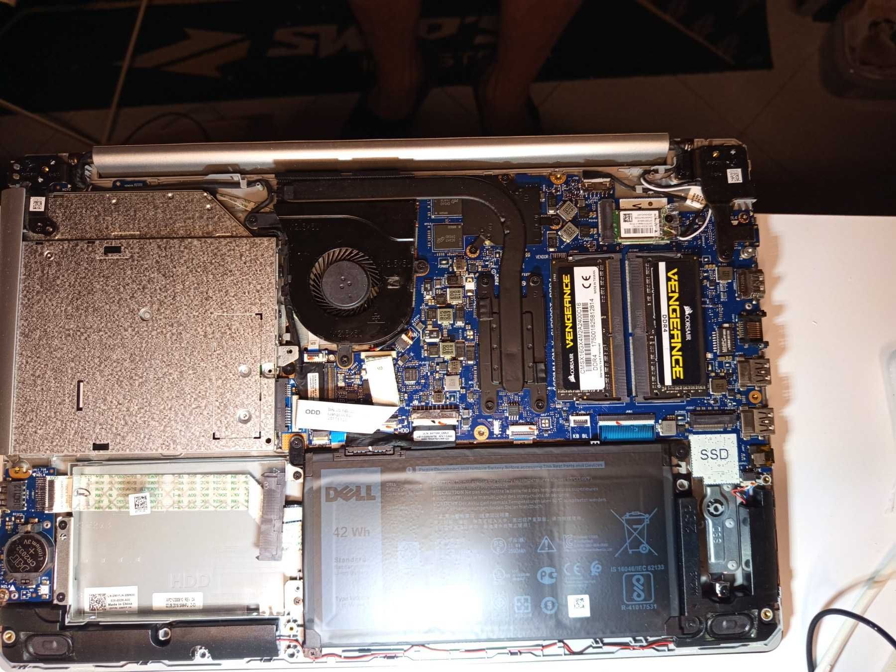 Нутбук DELL P75F Під відновленн