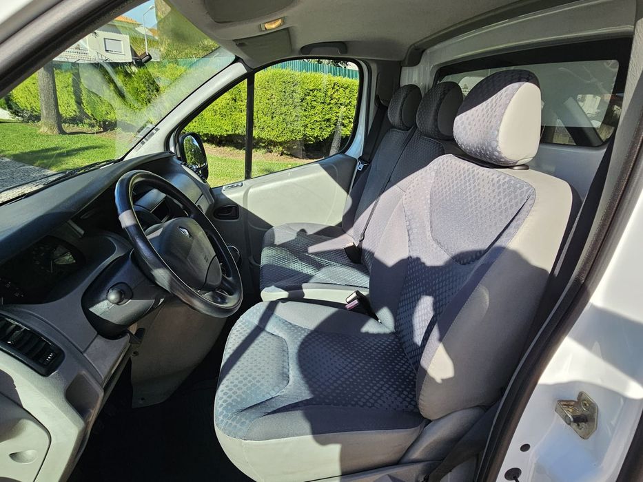Vendo Renault trafic com apenas 36 mil km reais está como nova