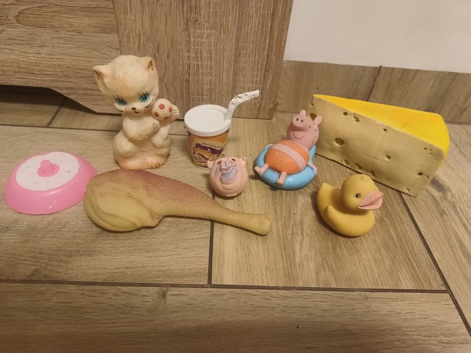 Zestaw gumowych i plastikowych zabawek dla pieska szczeniaka