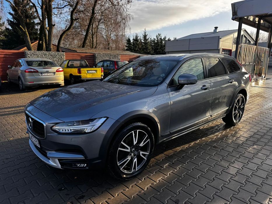Volvo V90 D5 Cross Country, pierwszy właściciel, bezwypadkowy, serwisy tylko ASO