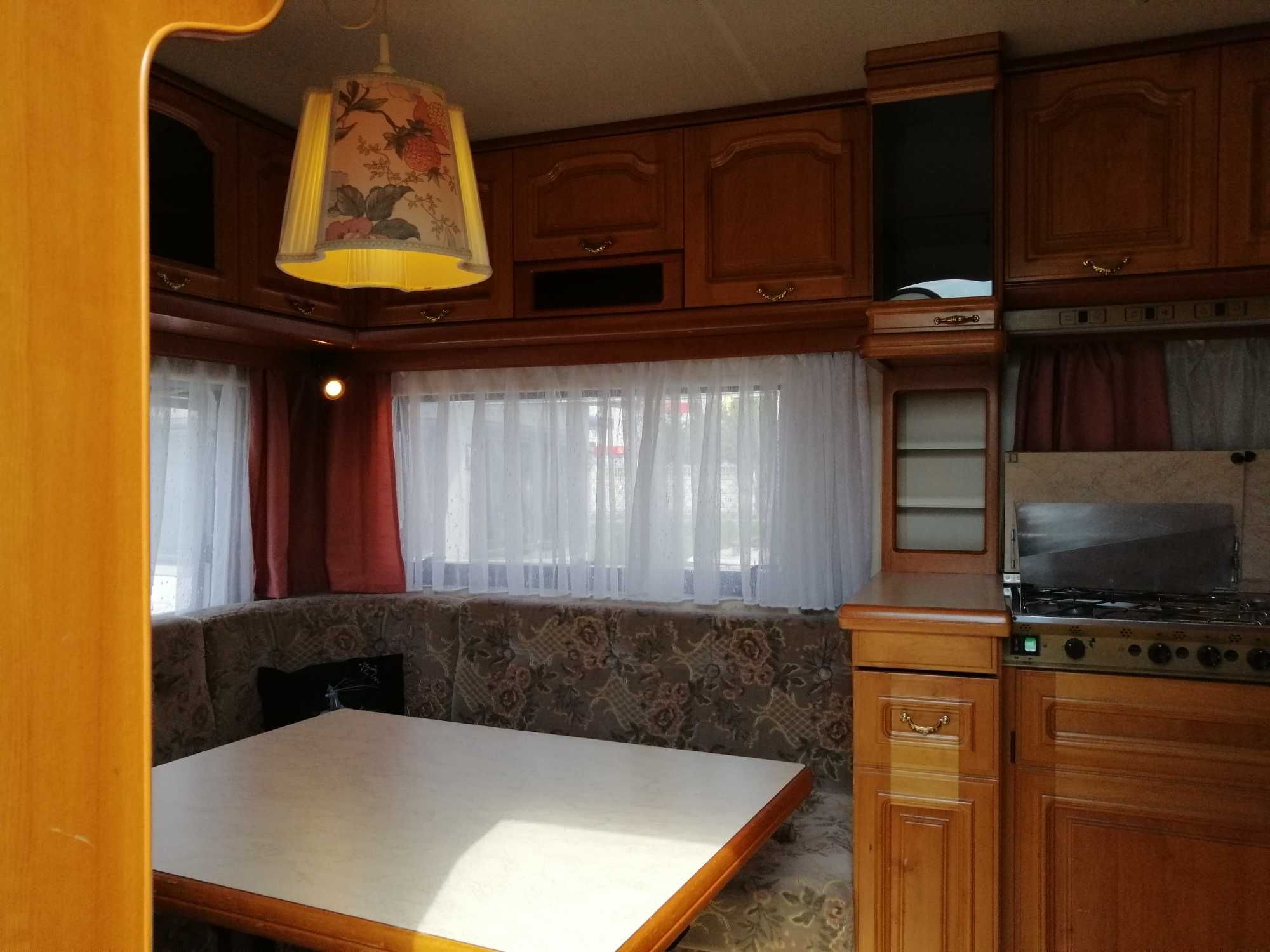 Przyczepa kempingowa HOBBY PRESTIGE 545 + przedsion ISABELLA COMMODORE