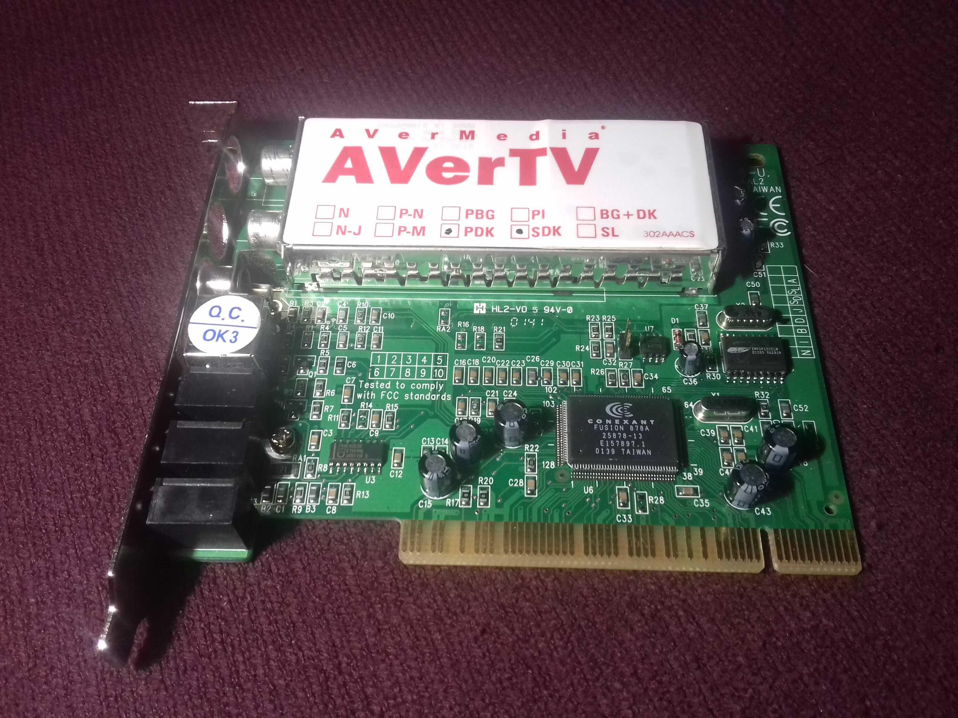 Продам ТВ-тюнер AVerTV.