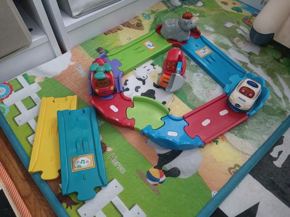 Tor tut tut z autkami zabawka dla chłopca interaktywne