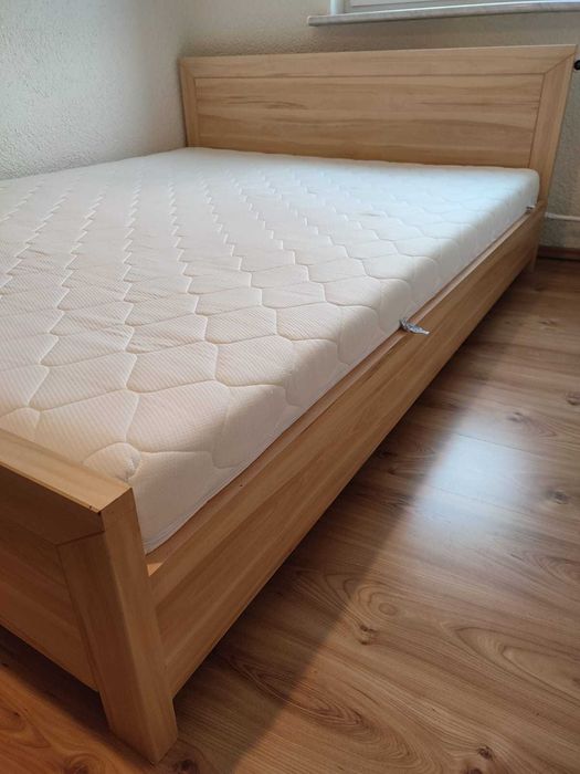 Łoże. Łóżko duze