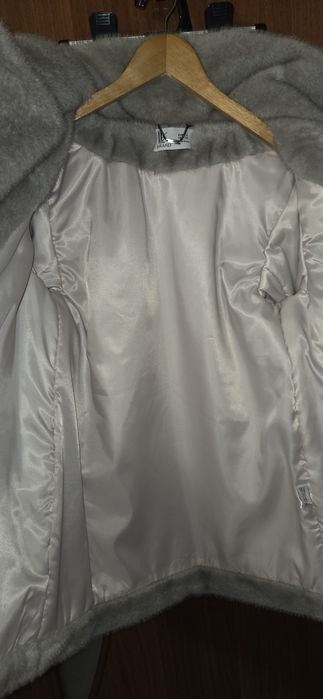 Дуже гарна коротка шуба з штучного хутра