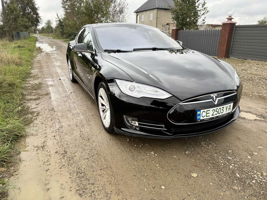 Продам Tesla model S85