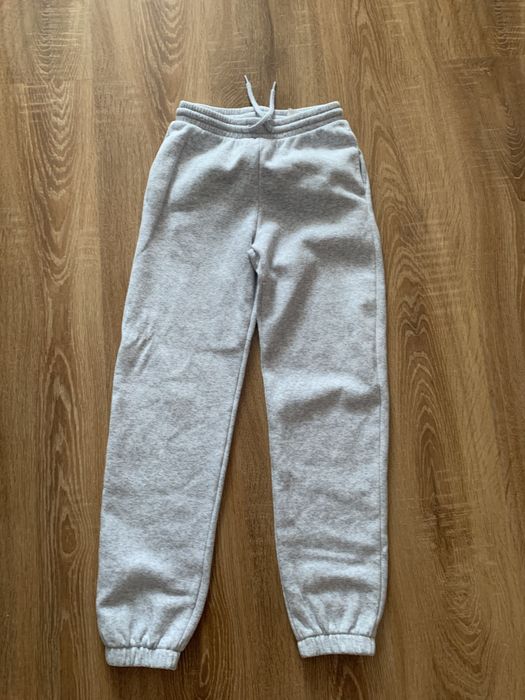 Ubrania dla dziewczynki 146/152