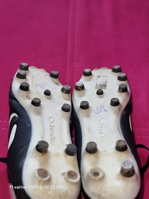 Продам копки футбольні в хорошому стані.привезені з Польщі.