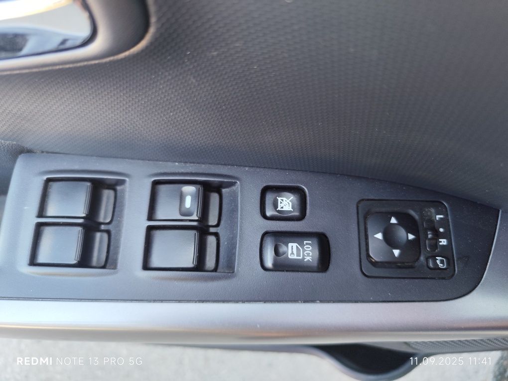 Митсубиси Аутлендр 2.0 TDI 7 мест
