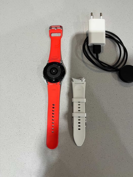 Samsung Galaxy A72 (256 GB) + Samsung Galaxy Watch 4 Classic