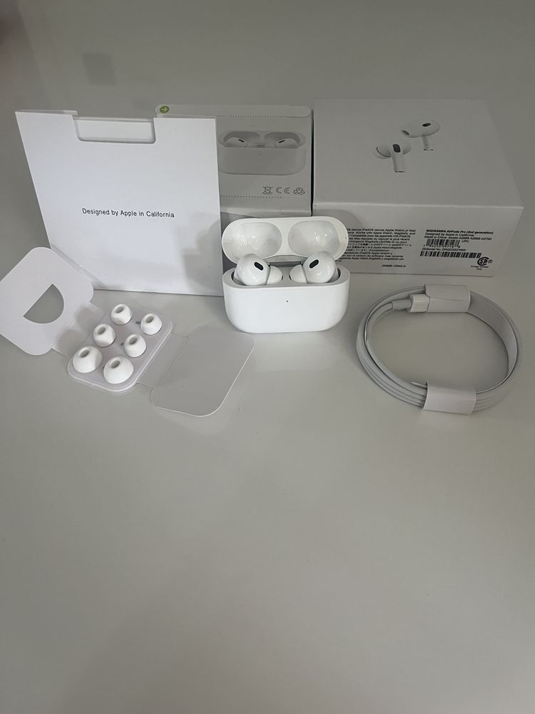 AirPods Pro 2 ANC lightning
