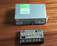 Korg Volca Bass com caixa