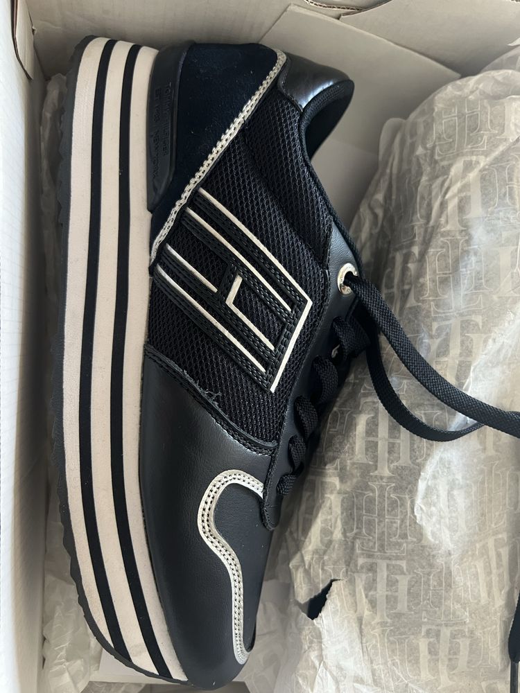 Sapatilha nova original tommy hilfiger 39 na caixa