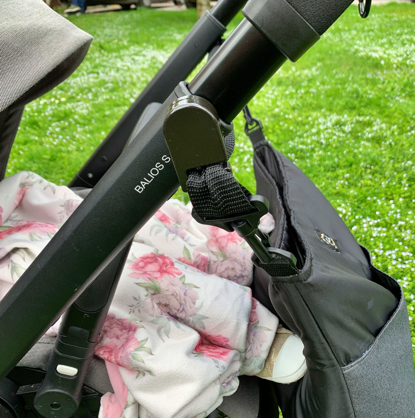 Uchwyty na torbę do wózka Cybex Priam Balios Talos Gazelle Eezy POŁYSK