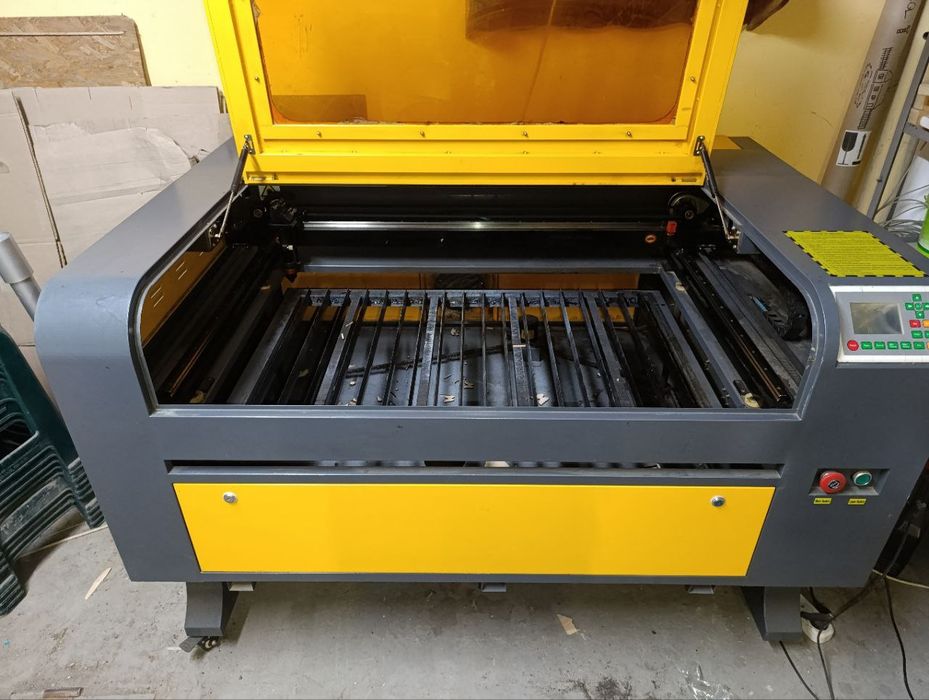 Продам лазерно-гравіюввльний станок