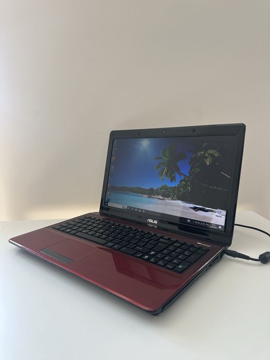 Asus X52F красный хороший