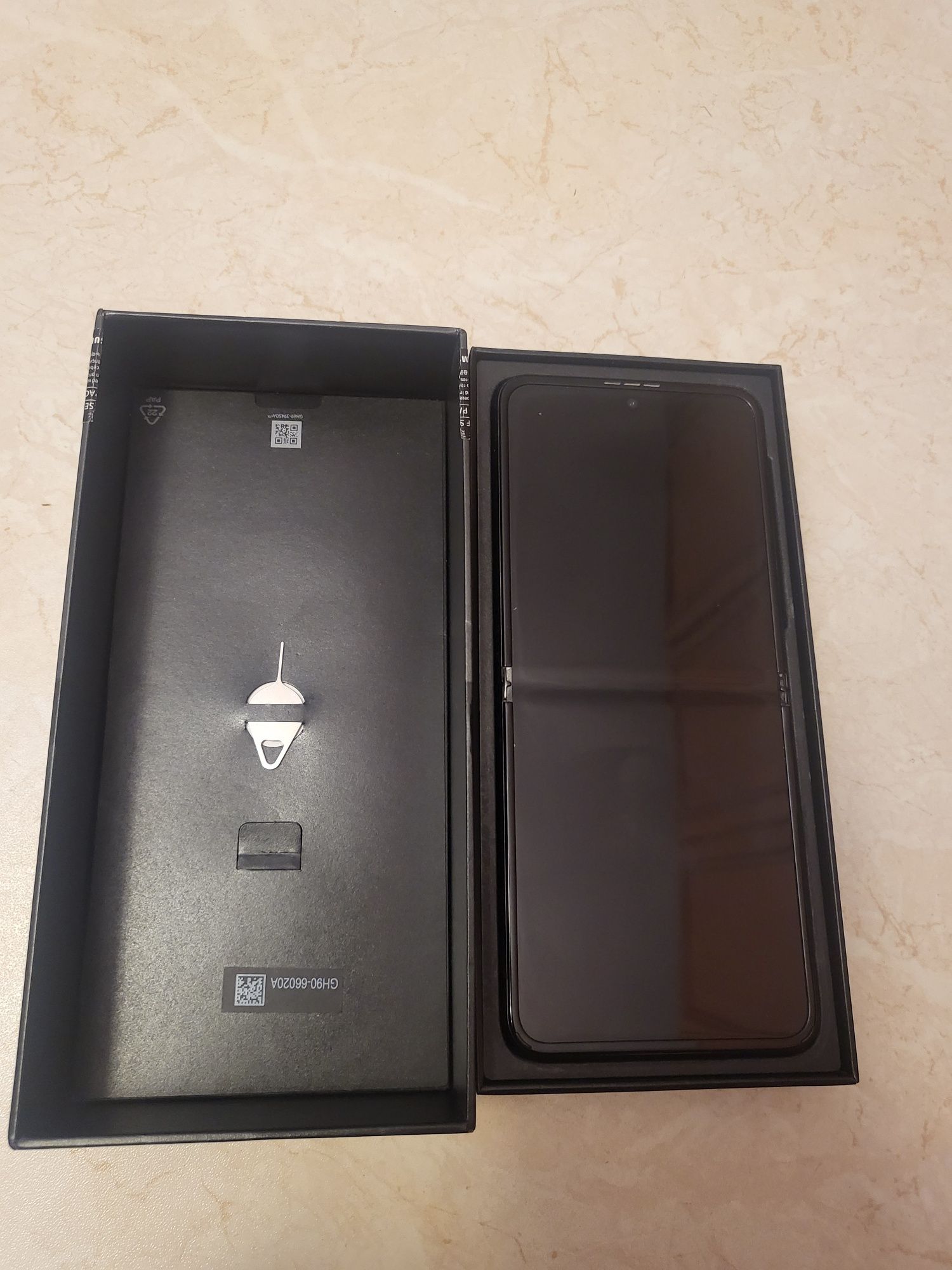 Samsung flip 3 8/256gb 5G