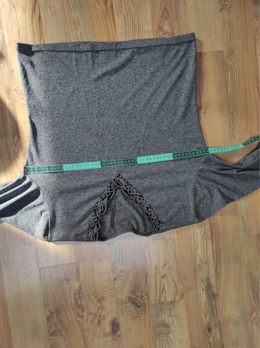 Bluzka szara z ozdobnym dekoltem w serek koronka długi rękaw XL 42