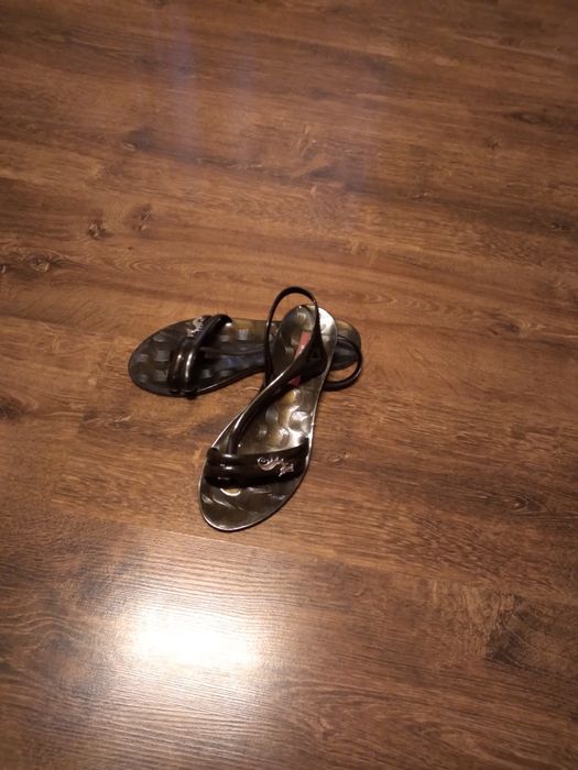 Сандалі стильні 38р.