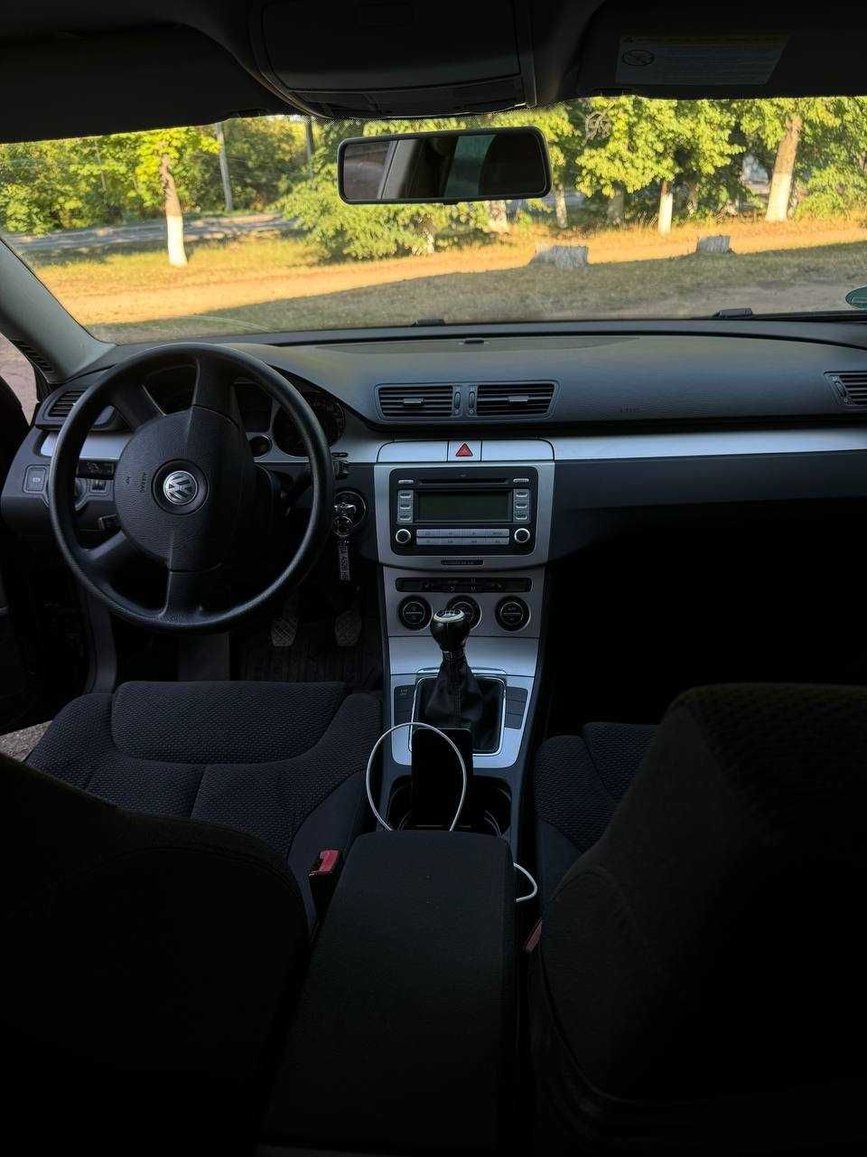 Volkswagen Passat B6 в гарному стані.