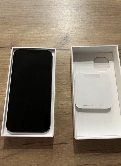 Продам iphone 13 128