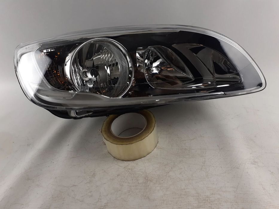 Lampa prawa Volvo S60 V60 Zwykła. H7 H9. 13-18 r.