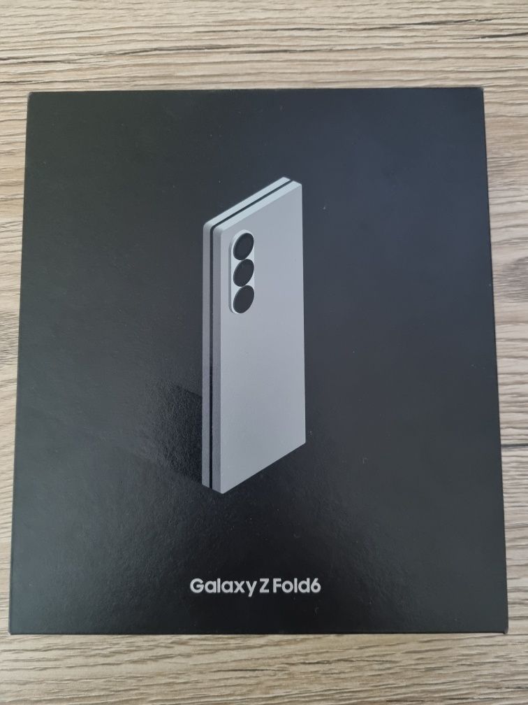 Samsung Z Fold 6 1 TB uszkodzony.