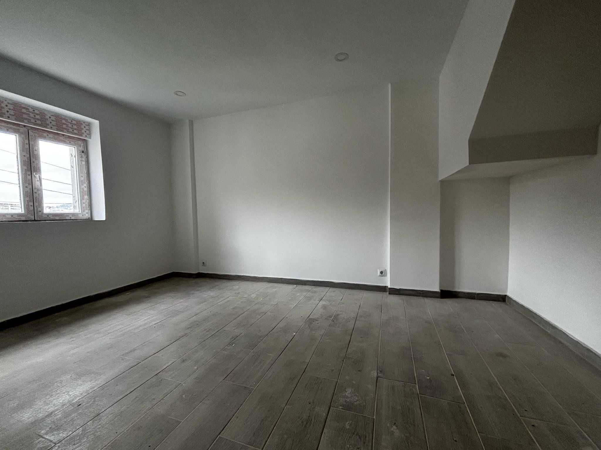 Apartamento T3 Para Arrendamento .