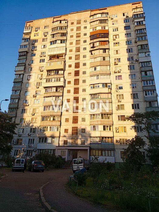 Без %. Продам 3-комн. квартиру, р-н Оболонь, ул. Приозёрная 2Б