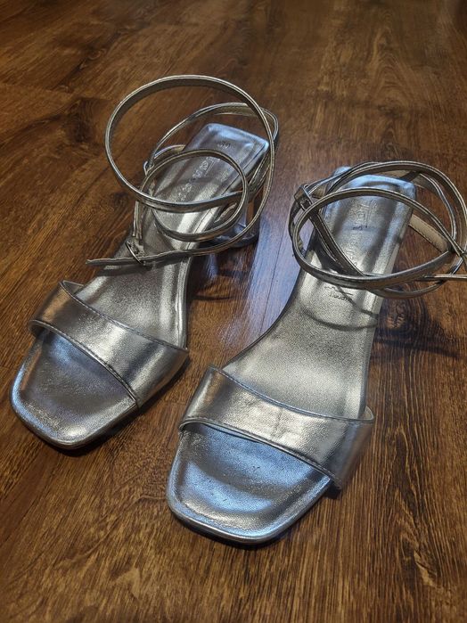 Sandałki srebrne  r.39