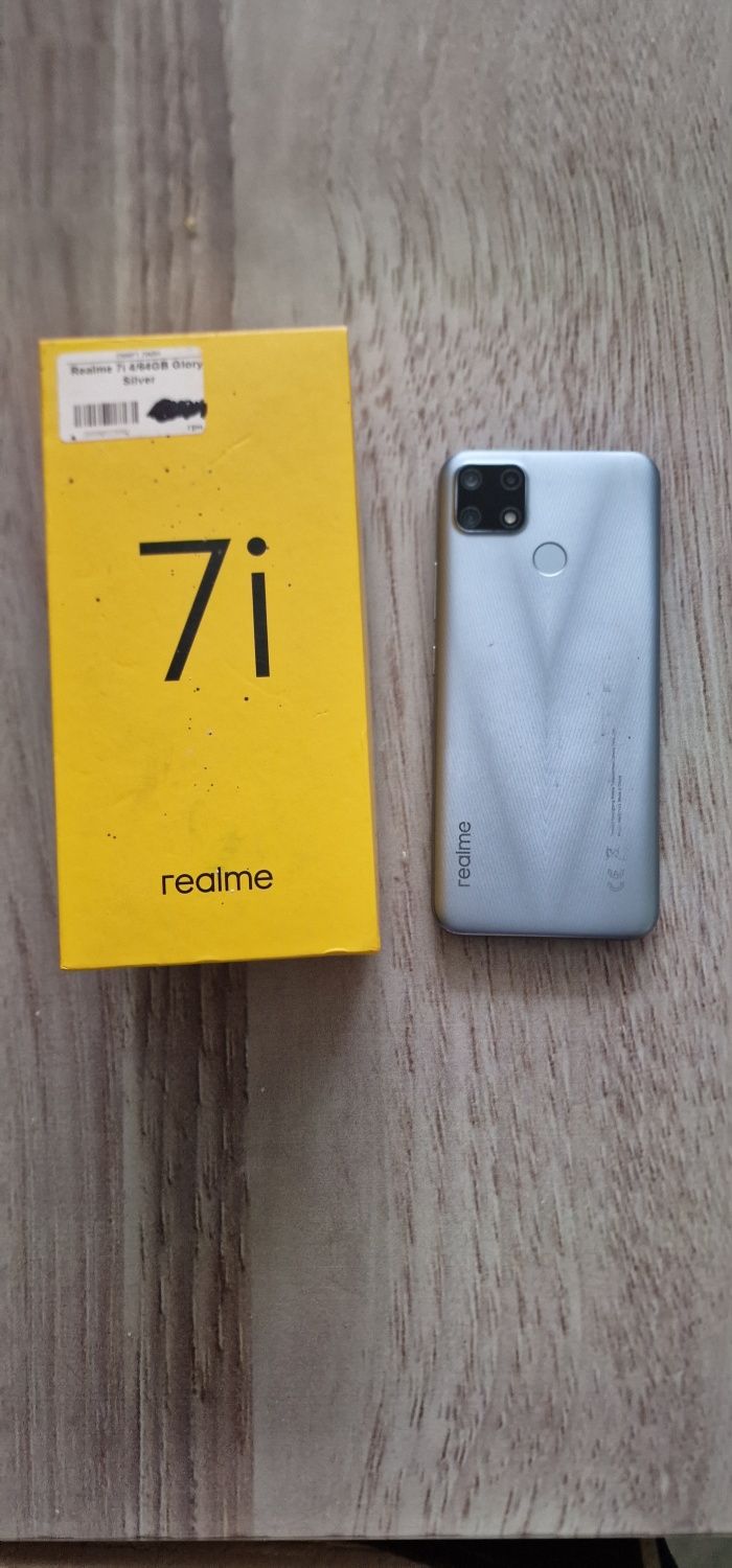 Телефон Realme 7i