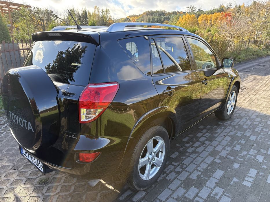 Totota RAV4 177 KM stan BDB