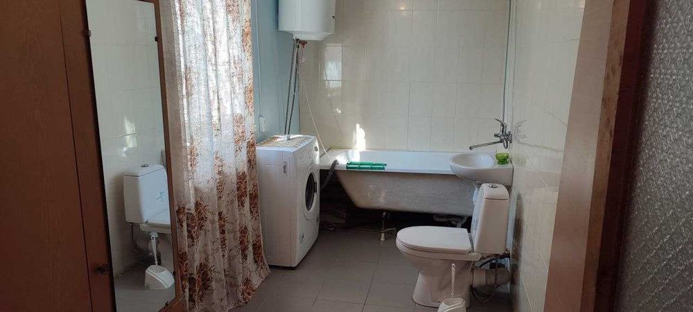 Продам 2-поверховий газифікований будинок з усіма зручностями,торг