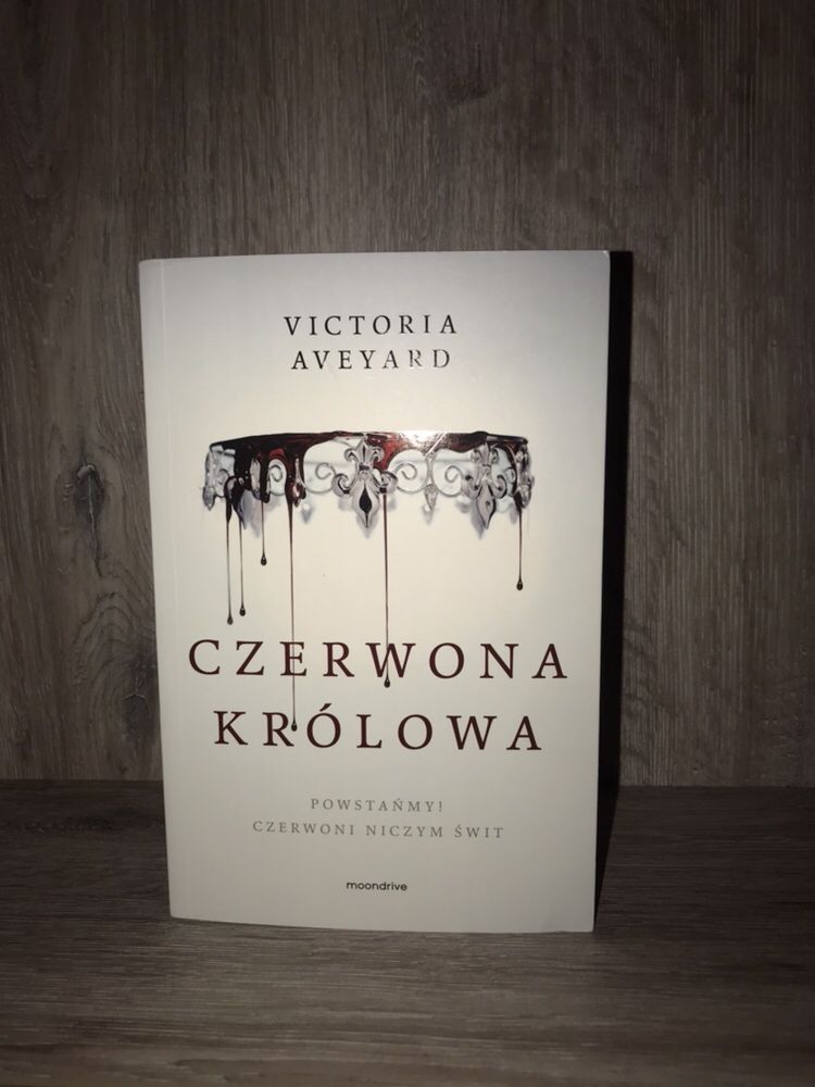 „Czerwona królowa” Victoria Aveyard
