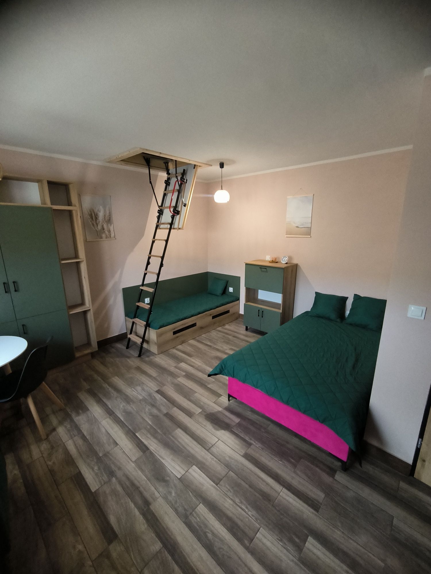 Kwatery pracownicze Hotel Noclegi TANIO Prywatna łazienka. 1-7 osób.