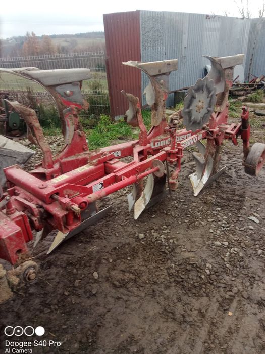 Pług 3 skibowy obrotowy