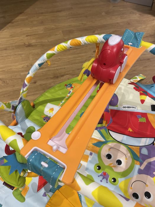 Розвиваючий інтерактивний музичний килимок "Казкова країна"