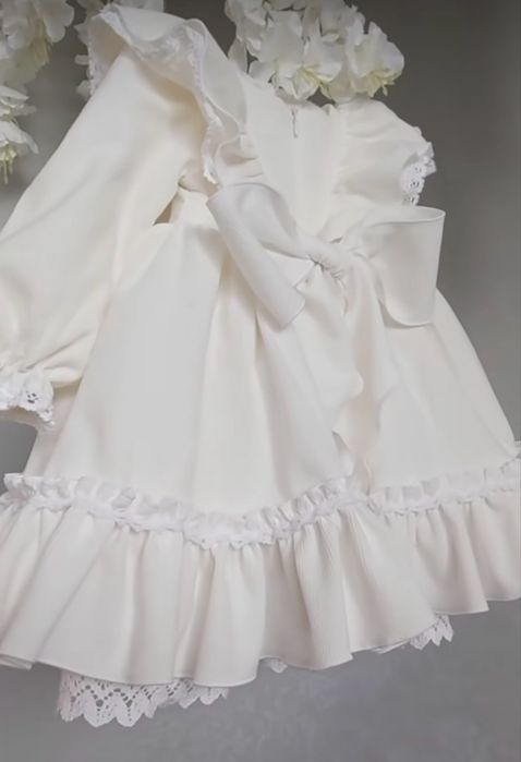 Продам святкову сукню на дівчинку