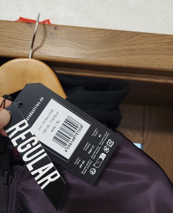 Kurtka bomberka Alpha Industries MA-1 ZH Back EMB rozmiar XL