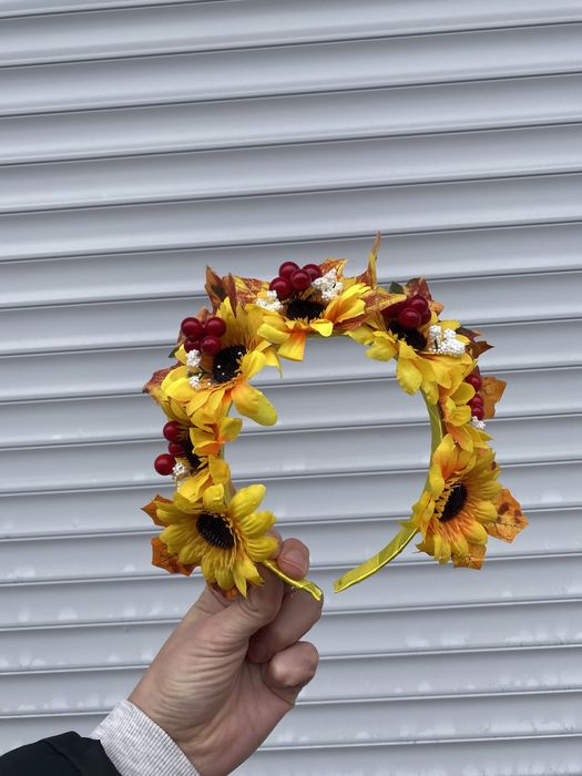 Вінок-обруч осінній з калиною та соняхами