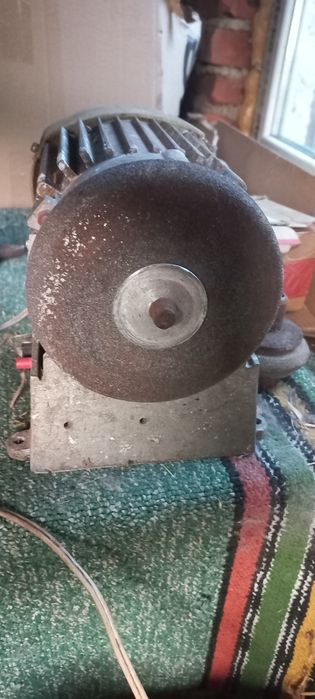 Точильний верстат