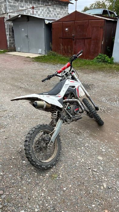 Кросовий мотоцик бсє 125