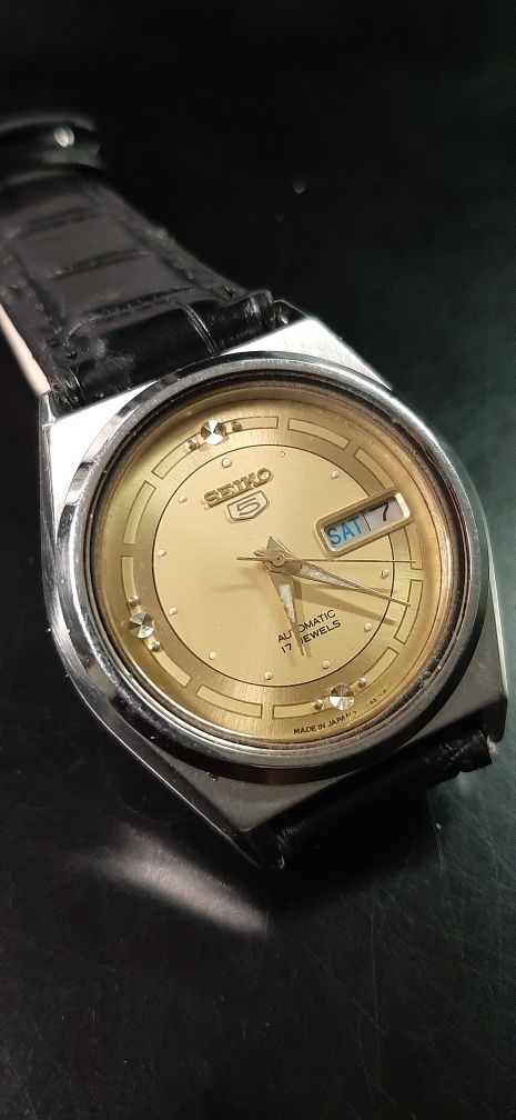 Relógio seiko dourado