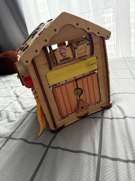 Деревянный бизикуб CoodPlay