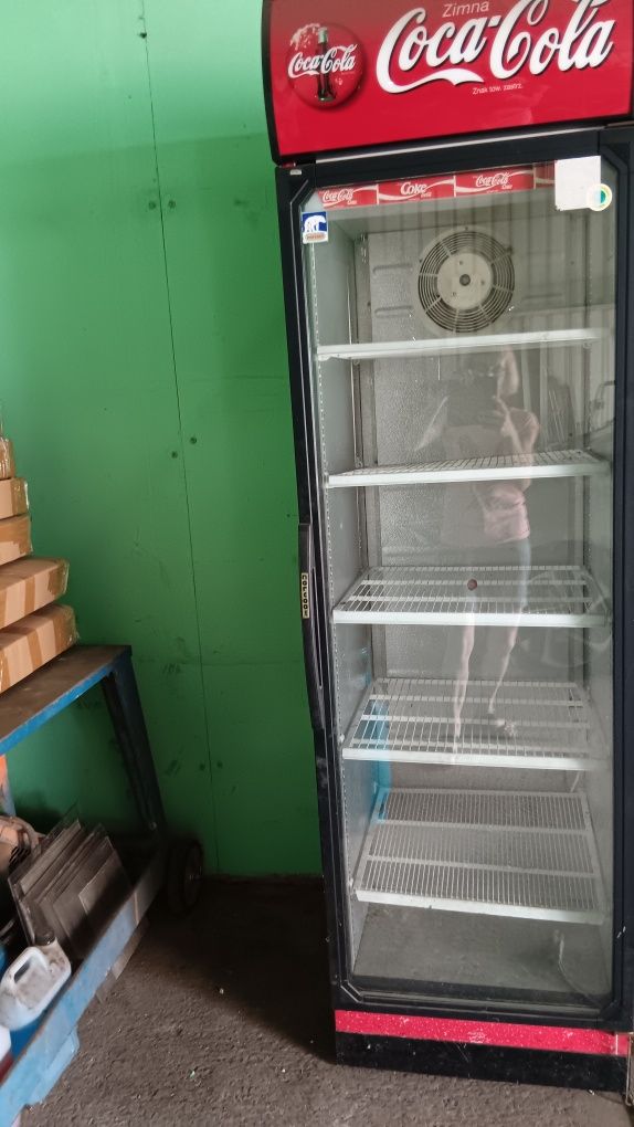 Lodówka uszkodzona  Coca Cola