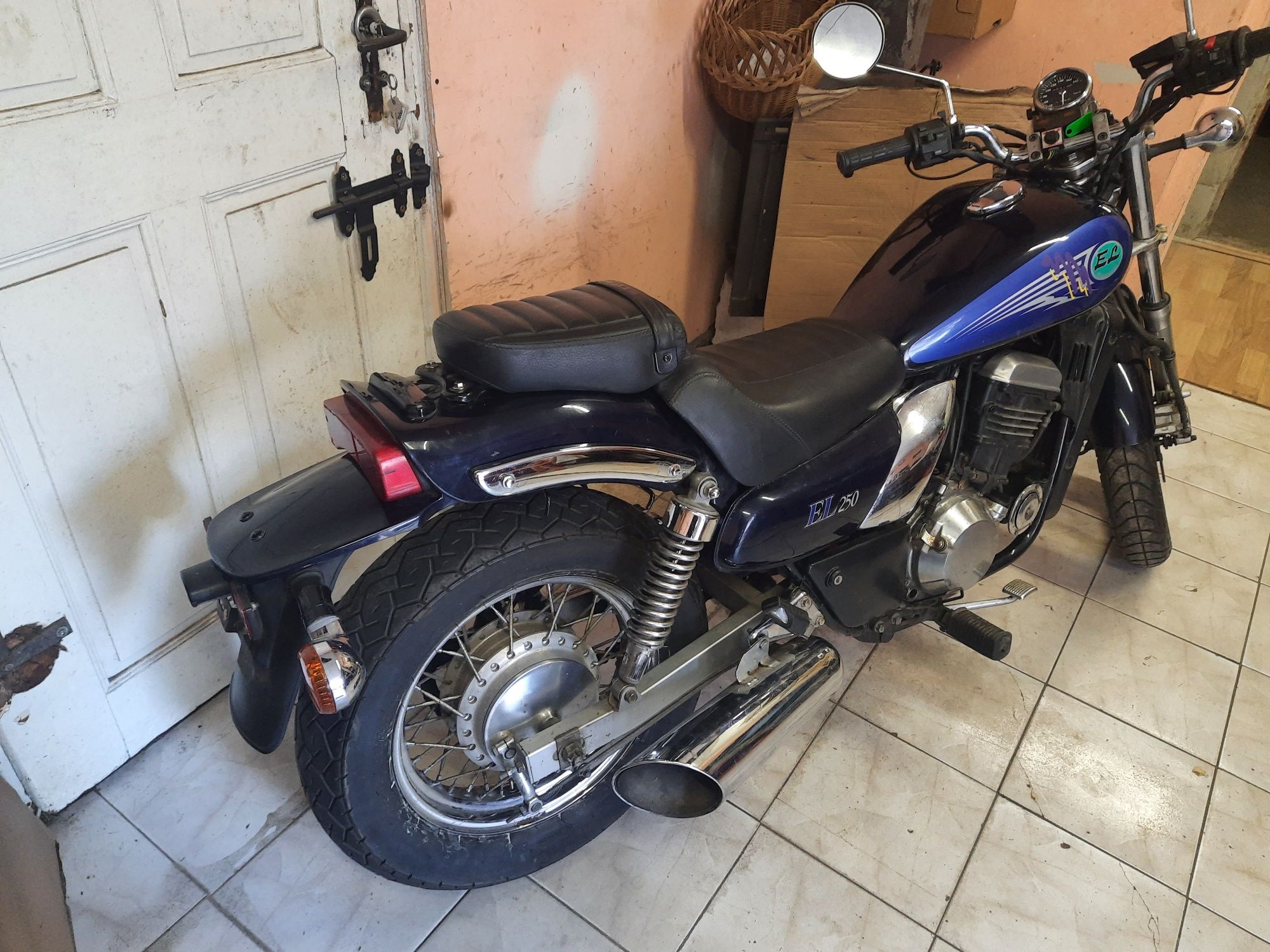 Kawasaki EL 250 części eliminator owiewka osłona boczek bak koło lampa