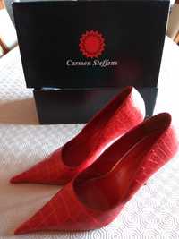 Sapatos Vermelhos Carmen Steffens.